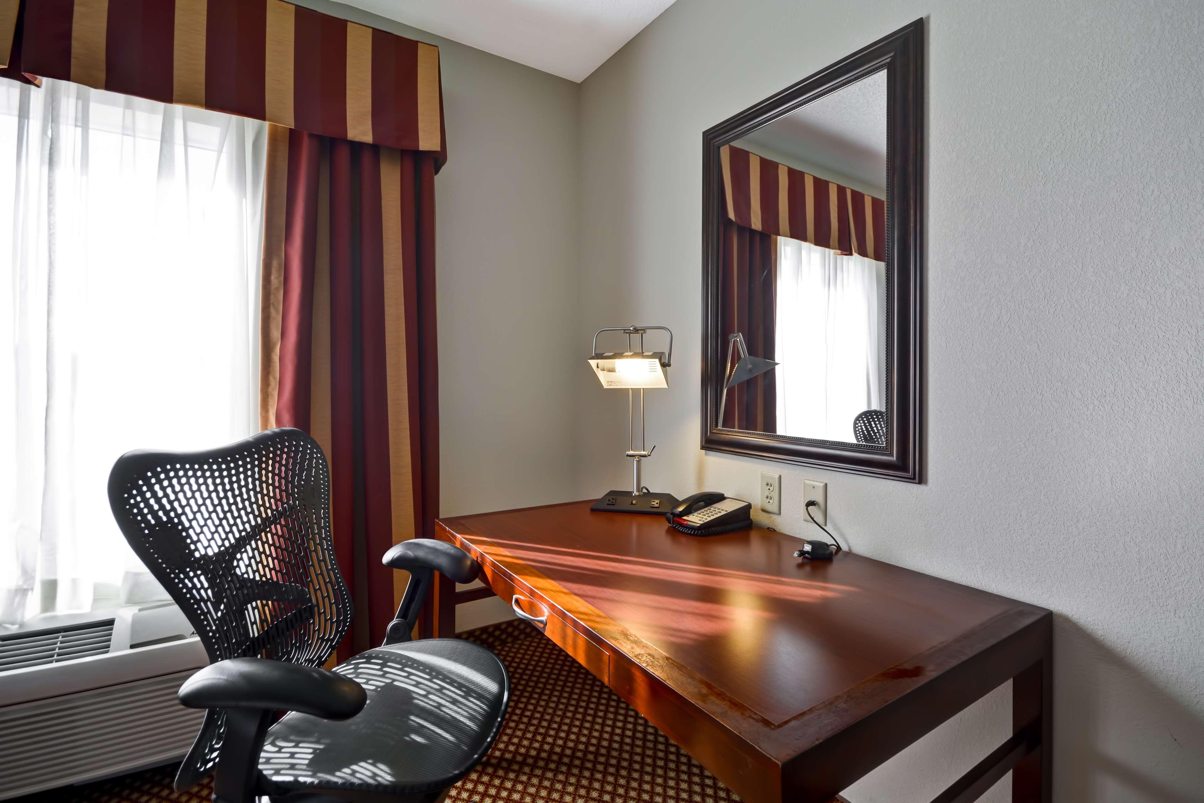 Hilton Garden Inn Tampa Riverview Брандън Екстериор снимка