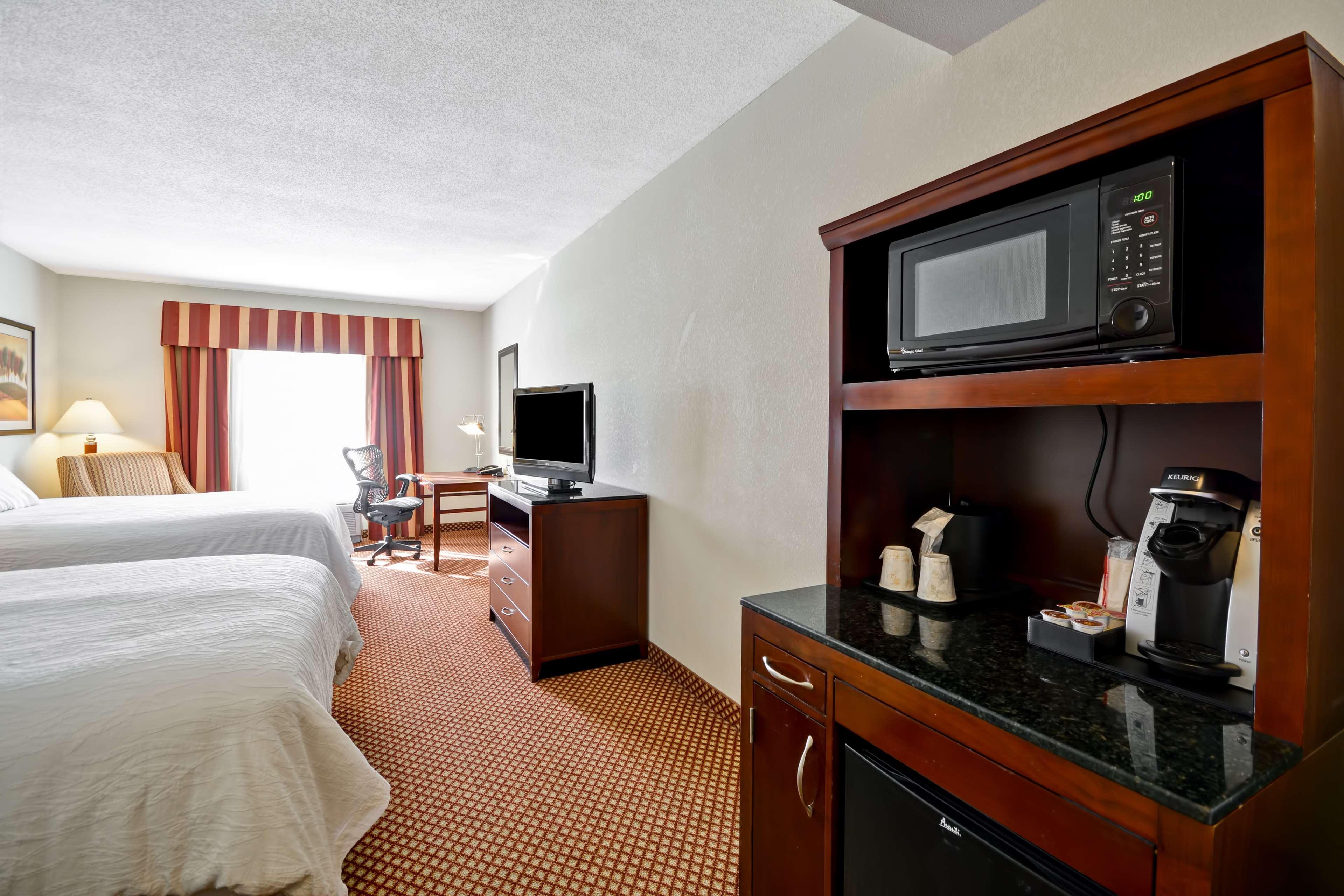 Hilton Garden Inn Tampa Riverview Брандън Екстериор снимка