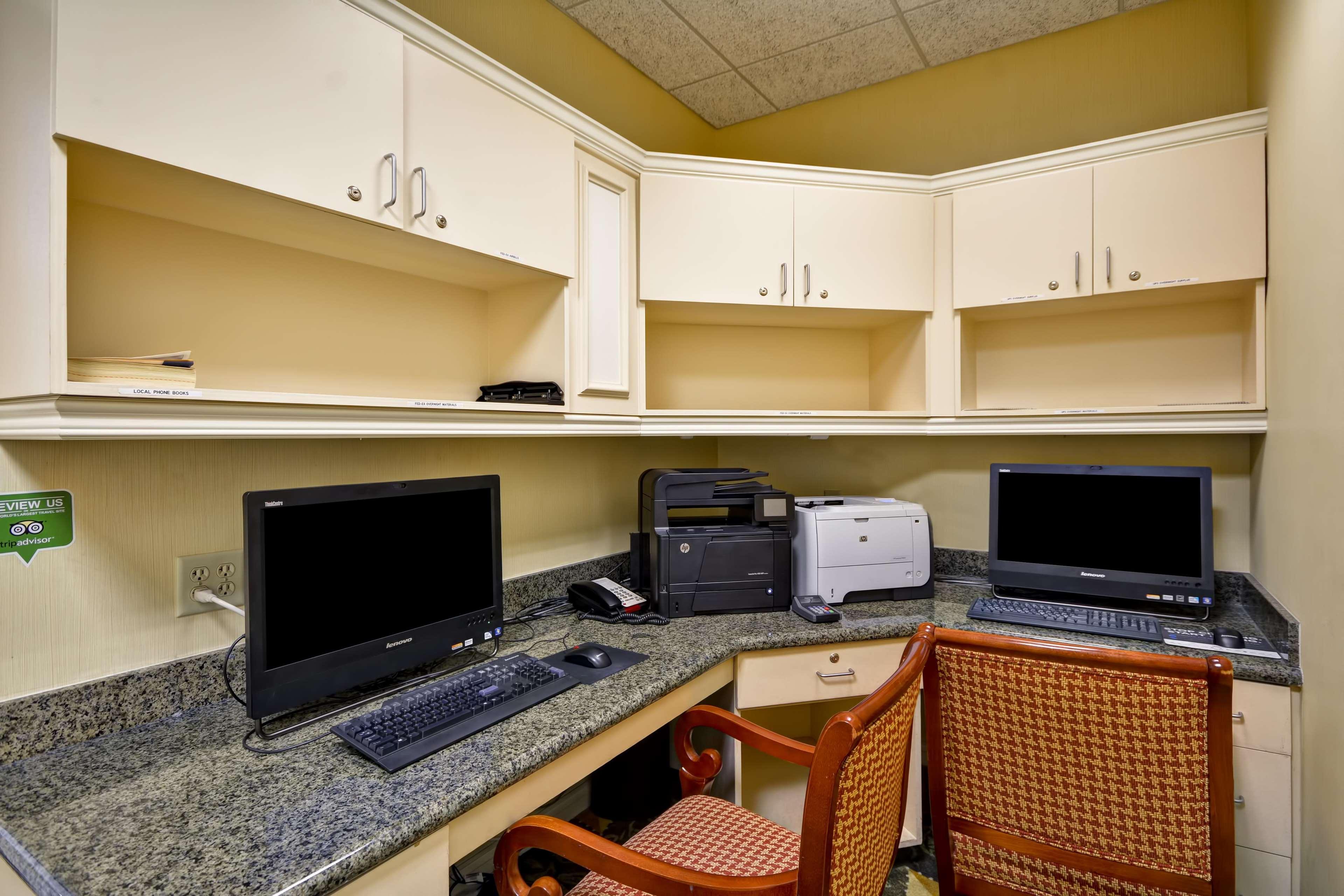 Hilton Garden Inn Tampa Riverview Брандън Екстериор снимка