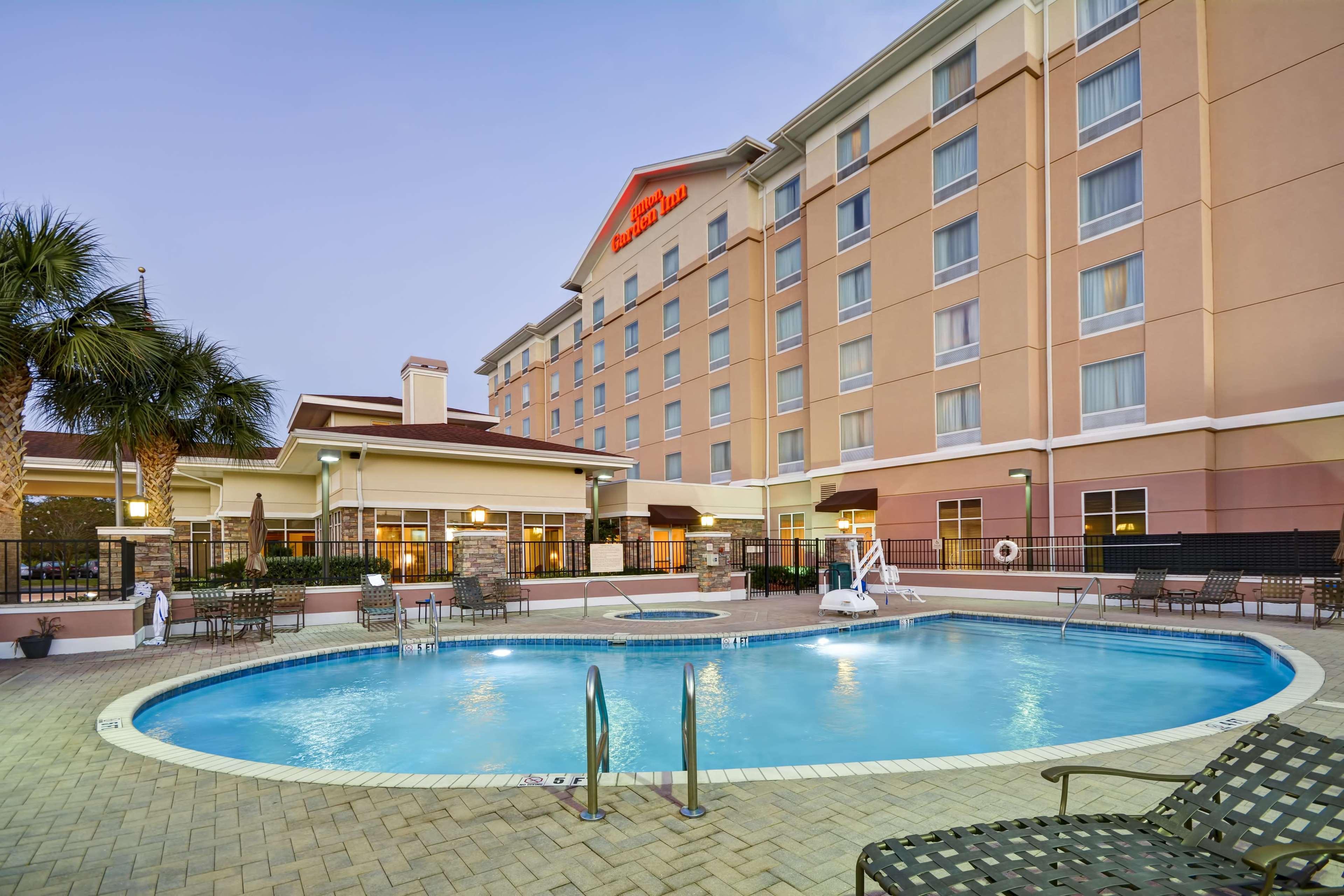 Hilton Garden Inn Tampa Riverview Брандън Екстериор снимка