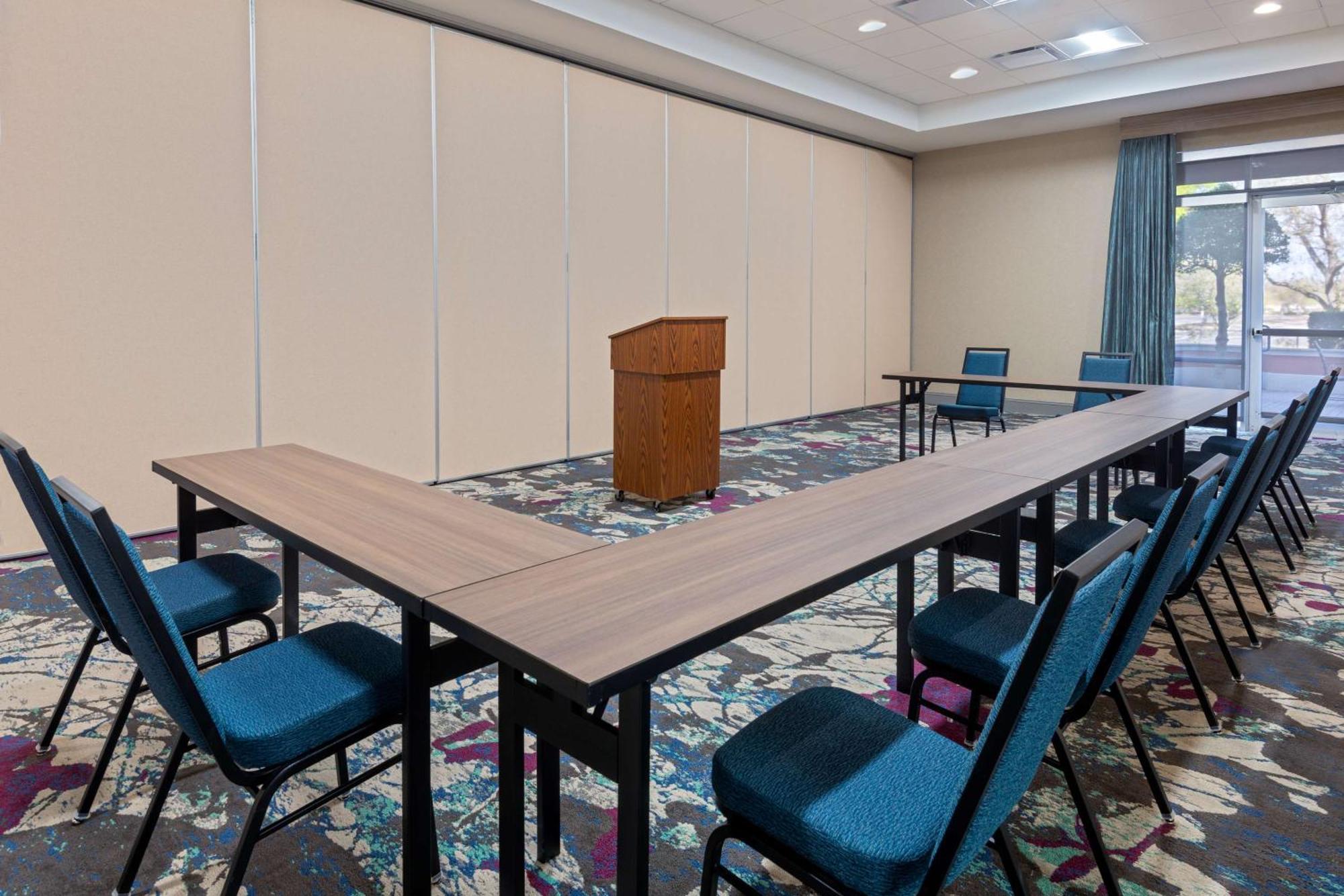 Hilton Garden Inn Tampa Riverview Брандън Екстериор снимка